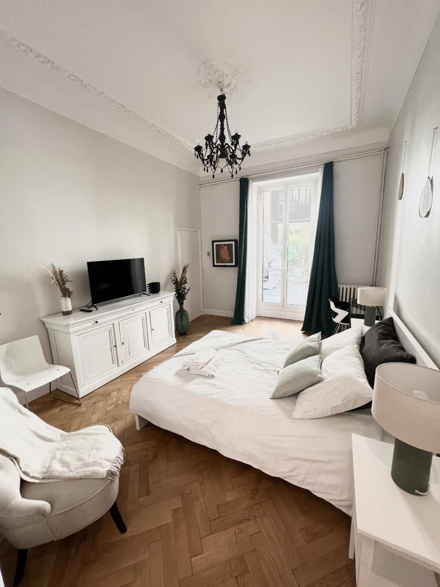 Superbe Appartement De 105 M2, Hyper Centre Avec Terrasse, Parking, A 5 Min De La Mer Niza Exterior foto
