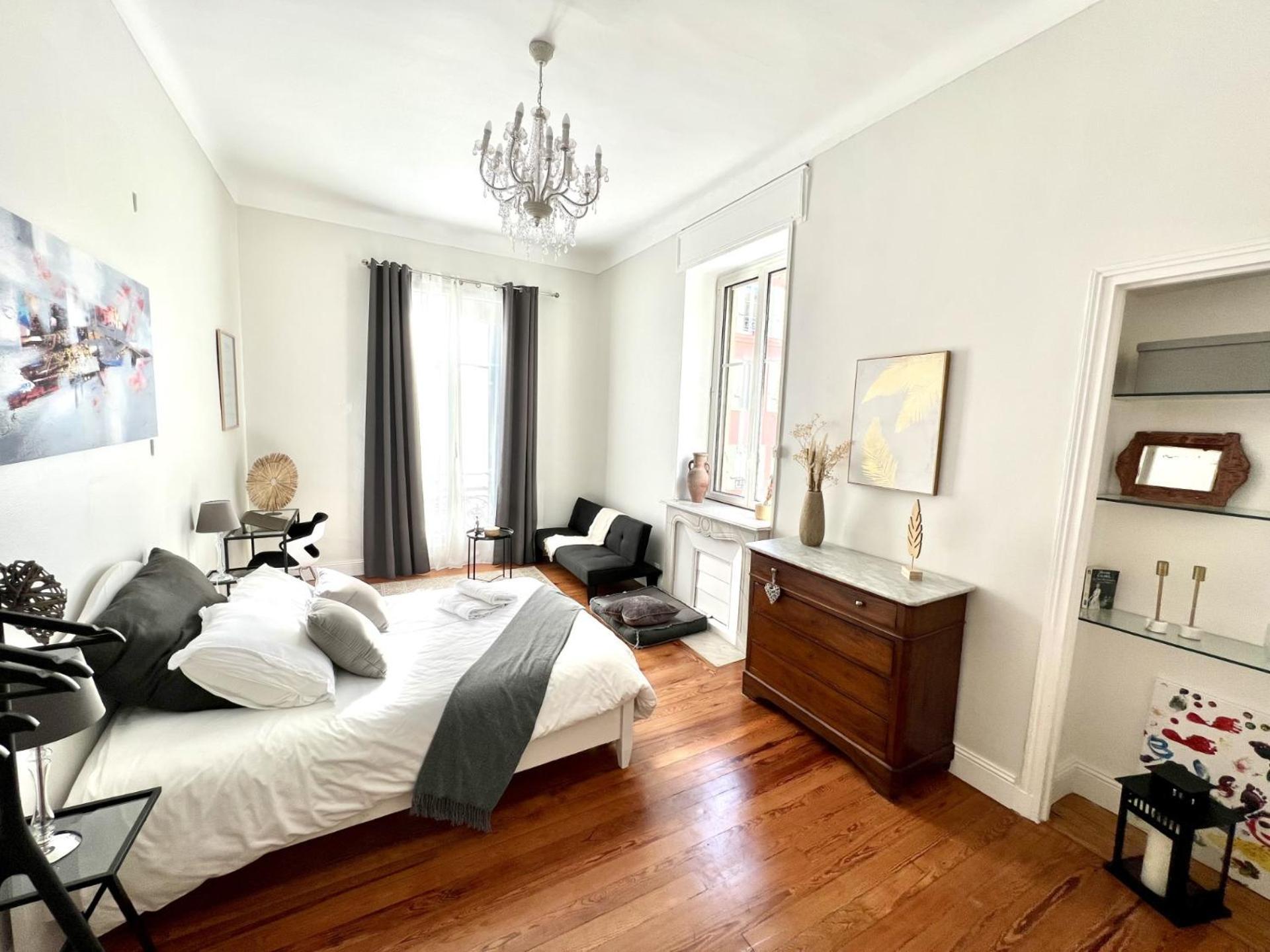 Superbe Appartement De 105 M2, Hyper Centre Avec Terrasse, Parking, A 5 Min De La Mer Niza Exterior foto